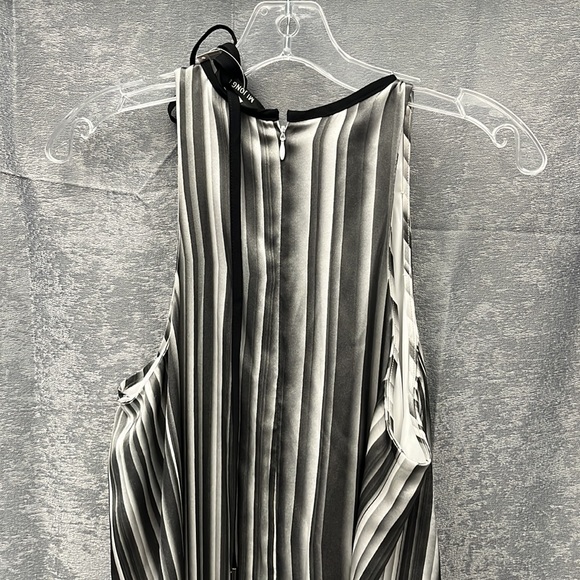 New with tags. Mi Jong Lee silk maxi dress in black/white/grey - Picture 7 of 9
